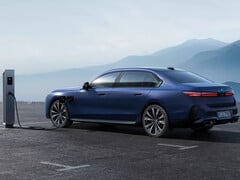 E-BMW num posto de carregamento