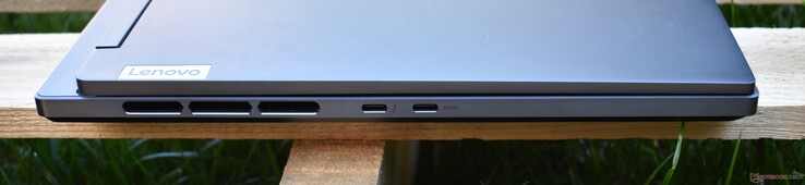 Esquerda: Thunderbolt 4, USB-C 3.1 Gen 1
