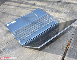 Dell Inspiron 16 Plus 7610 - unidade de teste fornecida pela Cyberport