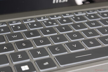 O feedback das teclas parece mais leve e superficial do que gostaríamos para um laptop profissional