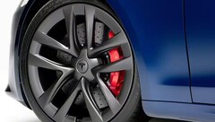O novo kit de freio de cerâmica de carbono carbono plano Modelo S (imagem: Tesla)