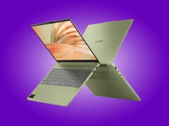 O IdeaPad 15AKP12 inclui um teclado numérico integrado.