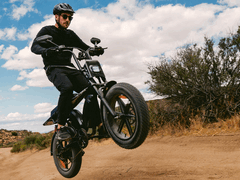 A Heybike Saturn é uma bicicleta elétrica no estilo ciclomotor