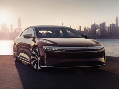 Tesla está supostamente testando o eficiente mas ainda poderoso sedan elétrico de luxo Lucid Air (Imagem: Lucid Motors)