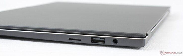 Certo: Leitor MicroSD, USB-A 2.0, áudio combinado de 3,5 mm