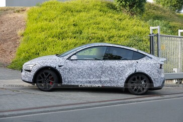 2026 Tesla Model Y Performance vista lateral