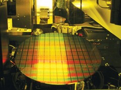 O segundo trimestre recorde da TSMC ressalta o boom da IA. Na foto: Wafer de silício da TSMC (Fonte da imagem: TSMC)