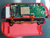 Você pode consertar o temido Joy-Con drift com um pedaço de papelão. (Fonte da imagem: Canal da VK)
