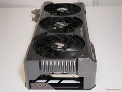 O TUF Gaming GeForce RTX 4070 Ti Super tem um perfil de baixo ruído da ventoinha sob estresse
