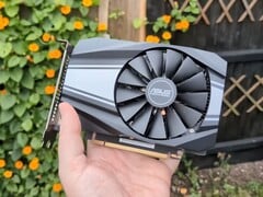 Placa de vídeo ASUS GTX 1650 Super usada nos testes de benchmark do Battlefield 6 (Fonte da imagem: RandomGaminginHD via YouTube))