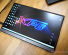 O monitor de jogos portátil Asus XG16AHPE quase o prega em termos de características e desempenho