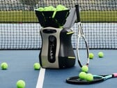 O Pongbot Aura pode treinar jogadores e arbitrar jogos de tênis, padel e pickleball.