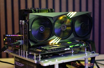 O MSI GeForce RTX 4060 Ti Gaming X Trio 8G durante nosso teste de emissão de ruído