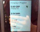 Superchargers V4 da Tesla, com pagamento por meio de tap-to-pay, aparecem no Reino Unido (imagem: James Court/X)