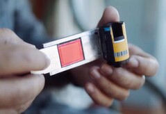 O I'm Back Roll foi projetado para converter câmeras analógicas em câmeras digitais em apenas algumas etapas simples.