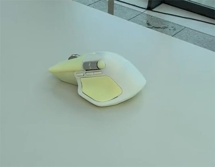 Uma das outras opções de cores do MX Master 4 mostradas durante o evento de lançamento da Logitech. (Fonte da imagem: Reddit)