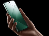 O Xiaomi 15 manterá o mesmo tamanho compacto do Xiaomi 14, mas terá uma bateria maior (Fonte da imagem: Xiaomi)
