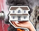 Monitores de vazamento de água, detectores de fumaça e termostatos têm potencial para casas inteligentes. Uma casa genérica, um cano com vazamento e uma foto de incêndio. (Fonte da imagem: Canva -edits)