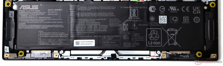 A bateria de 63 WHr do VivoBook 14X oferece um tempo de funcionamento decente