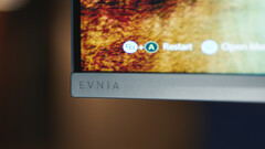 A série Philips Evnia começará com quatro monitores de jogo, variando de £459,99 a £1.599,99. (Fonte de imagem: Philips)