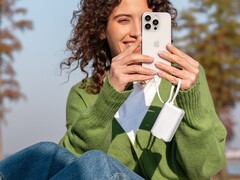 O Anker 3-in-1 Power Bank (30W, Fusion, Built-In Lightning Cable) chegou aos EUA. (Fonte da imagem: Anker)