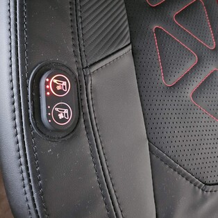 O aquecimento do assento, mostrado em vermelho, pode ser ajustado em três estágios. 