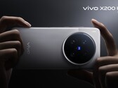 Aqui está a primeira imagem oficial para a imprensa do carro-chefe Vivo X200 com câmera Ultra Zeiss. A data de lançamento já foi confirmada. (Fonte da imagem: Vivo Han Bo Xiao)