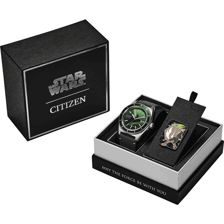 A luz carrega o movimento J810 Eco-Drive, alojado numa caixa de aço de 43mm com resistência à água até 100m.