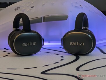 Parte frontal dos fones de ouvido Clip 2.