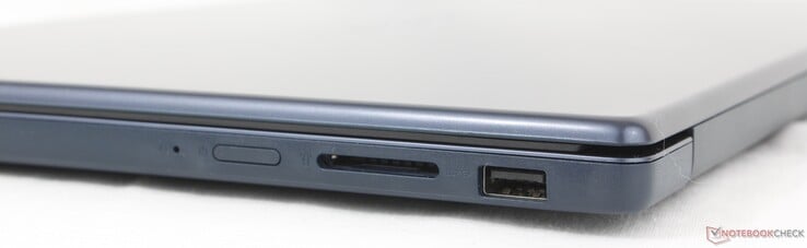 À direita: OneKey Recovery, botão Liga/Desliga, leitor de cartão SD, USB-A (5Gbps)