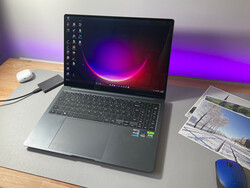 Samsung Galaxy Book3 Ultra 16 (i9-13900H, RTX 4070) fornecido por: