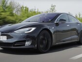 O Tesla Model S P90D com mais de 430 mil milhas em sua bateria original ainda funciona perfeitamente bem, exceto por algum desgaste interno. (Fonte: AutoTrader via YouTube)