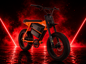 O modelo Juiced Scrambler Hardtail com bateria dupla oferece até 120 milhas (200 km) de autonomia