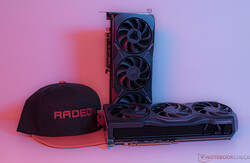 AMD Radeon RX 7900 XTX e AMD Radeon RX 7900 XT. Unidades de revisão, cortesia da AMD Alemanha.