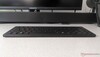 Vista frontal do Razer Joro thickness