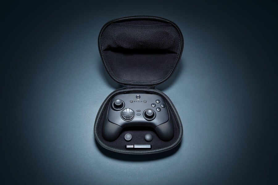 É mostrado o controle sem fio para PC Razer Wolverine V3 Pro 8K no estojo de transporte (Fonte da imagem: Razer PR)
