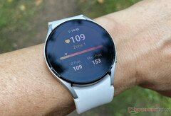 A Samsung forneceu a série Galaxy Watch4 com cinco atualizações do One UI Watch 4.5 beta até o momento. (Fonte da imagem: NotebookCheck)