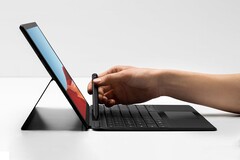 O Surface Pro X poderia se tornar muito mais útil com o Windows 11. (Fonte de imagem: Microsoft)