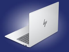 O HP OmniBook X em uma de suas duas cores de lançamento.