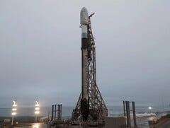 Um foguete Falcon 9 da SpaceX transportando o TRACERS da NASA (Fonte da imagem: SpaceX)