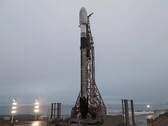 Um foguete Falcon 9 da SpaceX transportando o TRACERS da NASA (Fonte da imagem: SpaceX)