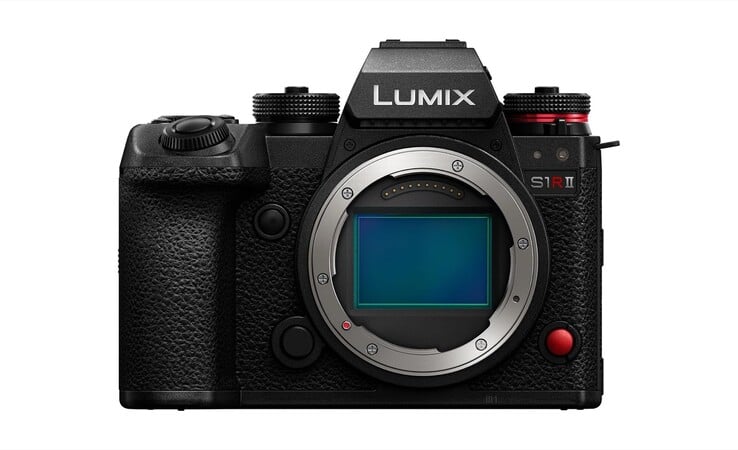 A Leica SL3-P deve se basear na Panasonic Lumix S1RII, mostrada na foto.