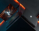 O novo AORUS 17X vem em dois sabores, ambos com o Core i9-12900HX. (Fonte da imagem: Gigabyte)