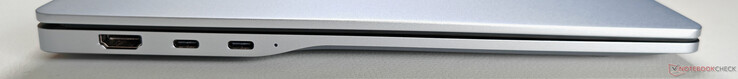 Esquerda: HDMI 2.1 (4K@ 60 Hz), 2x USB-C 4.0 (40 GBit/s, DisplayPort, Power Delivery)