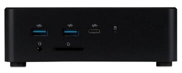 Vista frontal do mini PC iiyama mostrando portas USB-A, USB-C, áudio e leitor de cartões SD