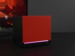 Mini PC Steam Machine com painel frontal vermelho e iluminação RGB