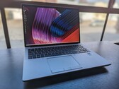 Análise da estação de trabalho móvel HP ZBook Fury 16 G10: 100 W Nvidia RTX 5000 Ada