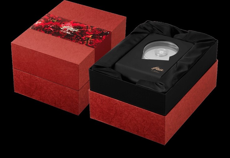 O 'Skeleton Hard Disk' vem em uma caixa de lembrança exclusiva. (Fonte da imagem: Buffalo)