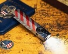 A lanterna Olight ArkPro Stars &amp; Stripes Edition inclui um feixe de luz amplo de 1.500 lúmens.