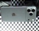 Um grande vazamento do site Apple oferece uma suposta primeira imagem do iPhone 18 Pro. Também vazaram imagens do interior do aparelho.